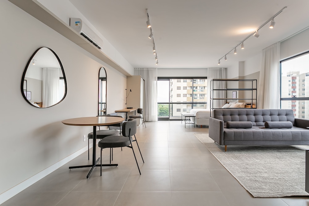 Studios Tower by Viva - Prédio com piscina e estacionamento no centro de Floripa