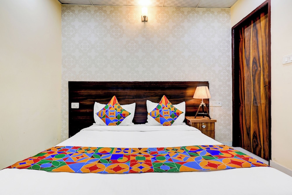 Fabhotel The Galaxy