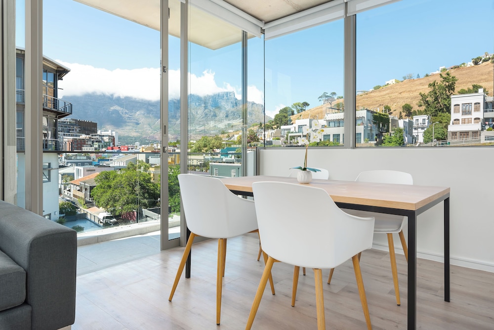 Luxury 2 Bedroom Mountain Views