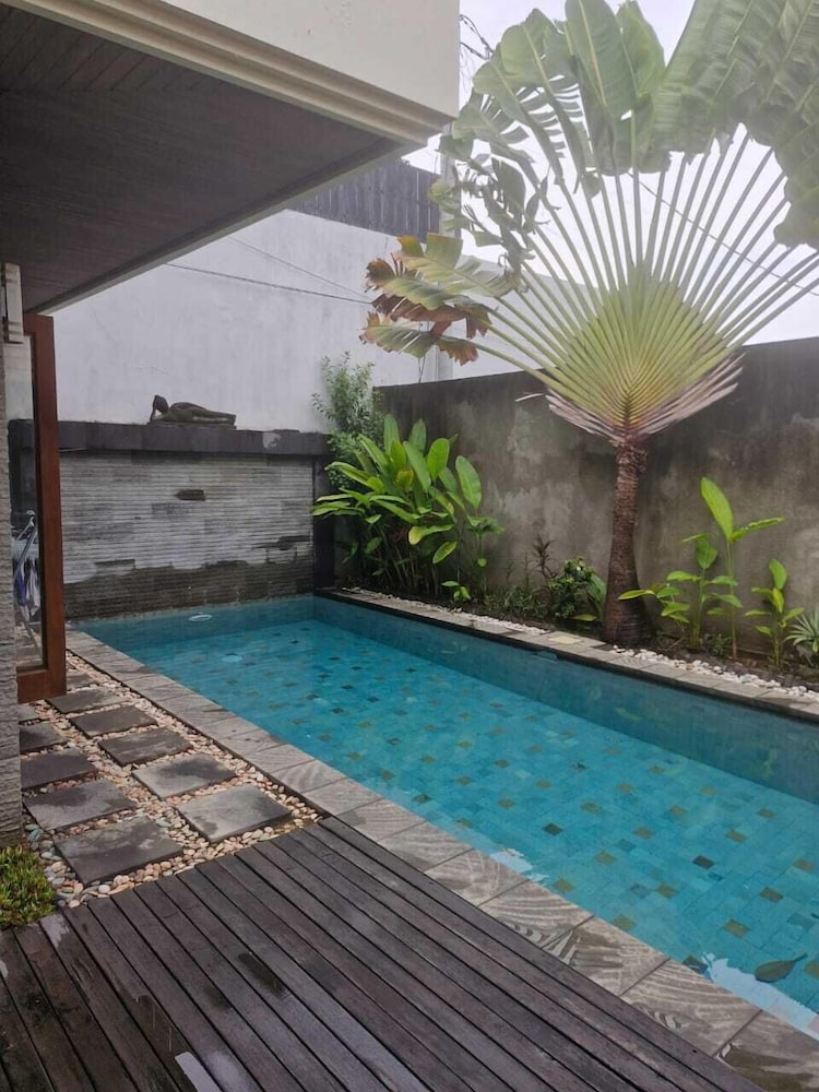 Max Guest House