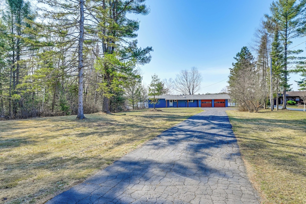 Family-friendly Lakefront Retreat in Tomahawk!