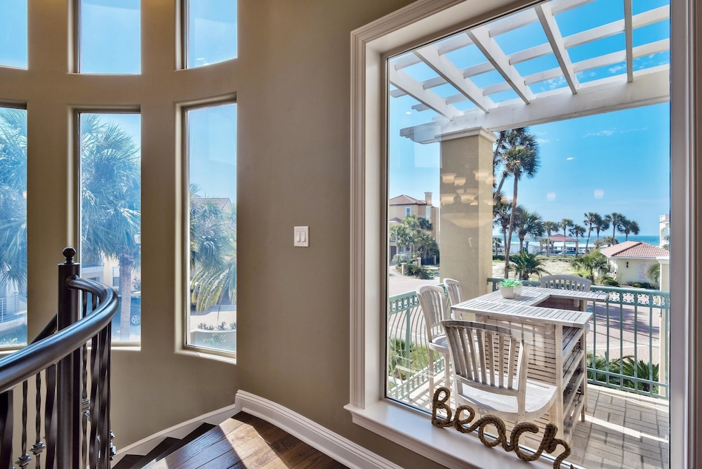 Shore to Please 4 Bedroom Holiday Home by Five Star Properties