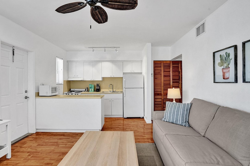 Marine Villas 4 in Hollywood