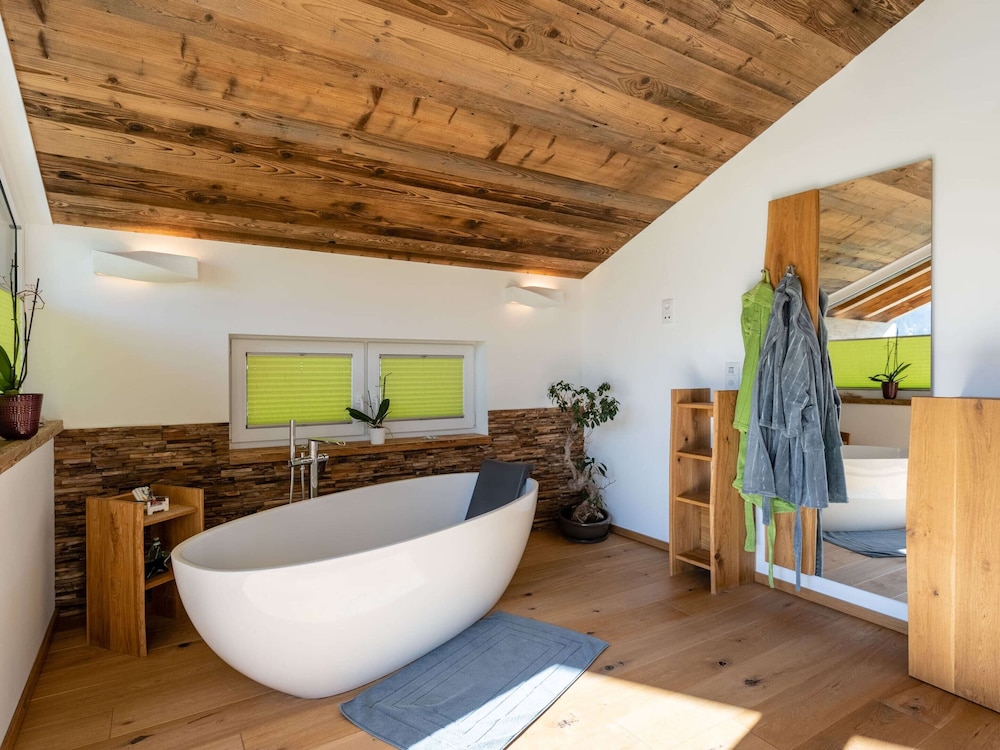 Chalet in Neukirchen by Wildkogel Ski Slopes view 5