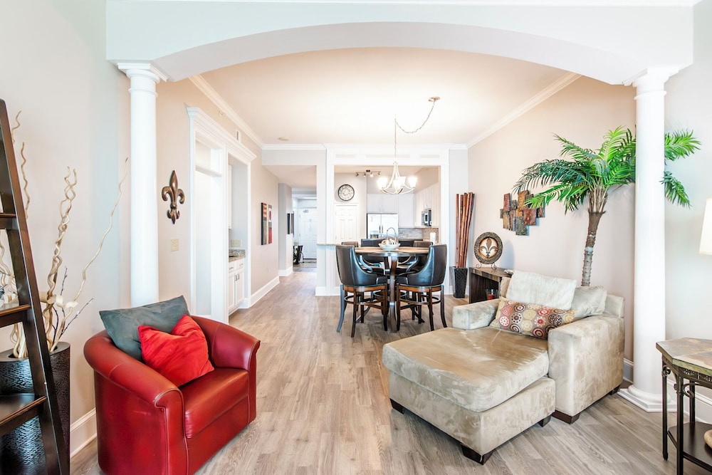 Penthouse Condo in Legacy Tower 1-1403 - Beachview 3 Bedroom 2 Bath Furnished
