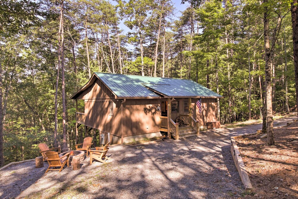 Blue Ridge Hideaway w/ Fire Pit & Mtn Views! view 4