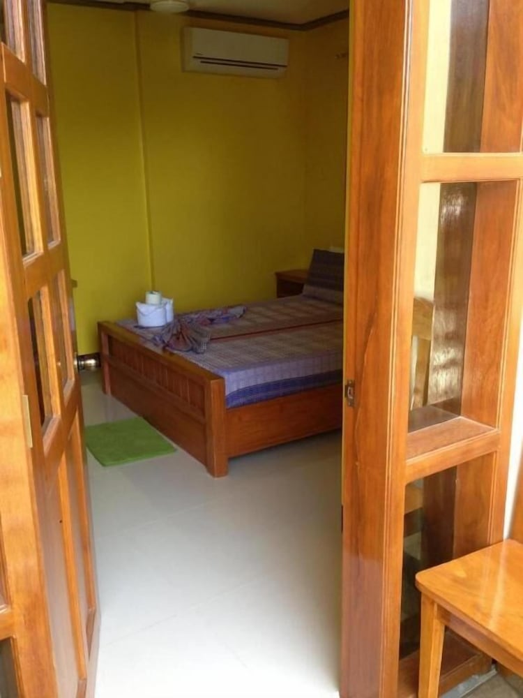Citrine Tourist Travel Lodge