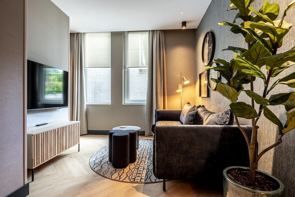 Spacious Apartment Retreat