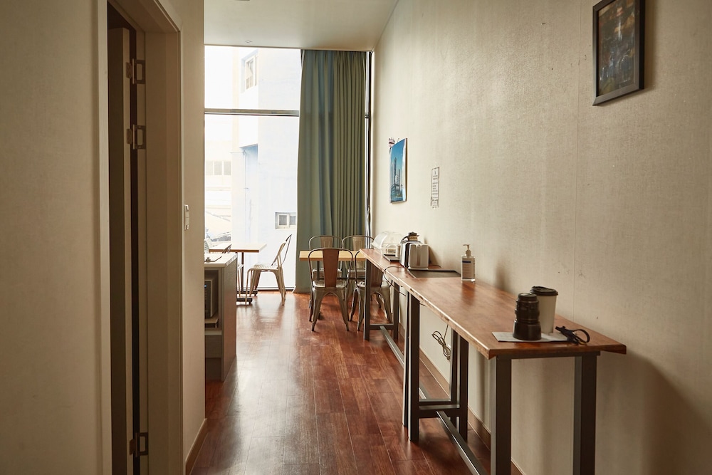 Hotel Guest 145