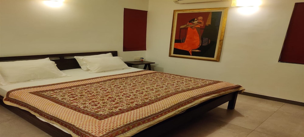 Jungle Hut- Annabelles Beach Apartments at Bernard Simao Calangute view 4