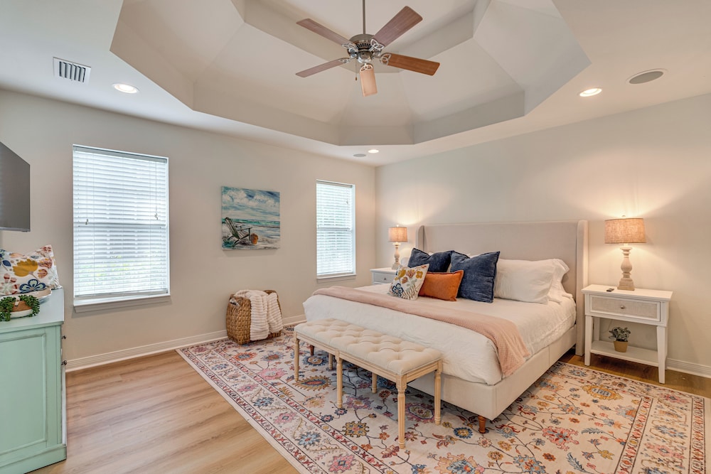 30A Poolside Oasis: 2 Mi to Beach & Boat Access