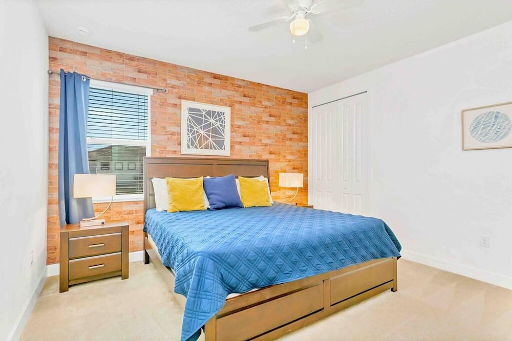 Super Size - 11br Spacious Home w Pool HOT TUB