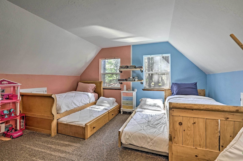 1 Mi to Heavenly Ski Resort: Retreat w/ Hot Tub