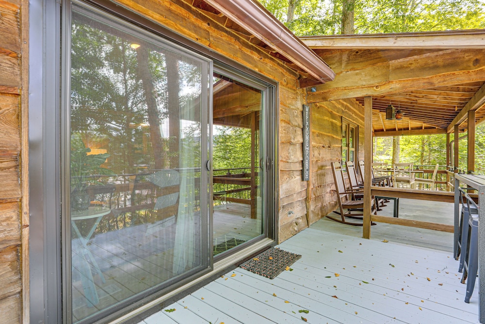 < 1 Mi to Lake: Cabin w/ Hot Tub in Greentown!