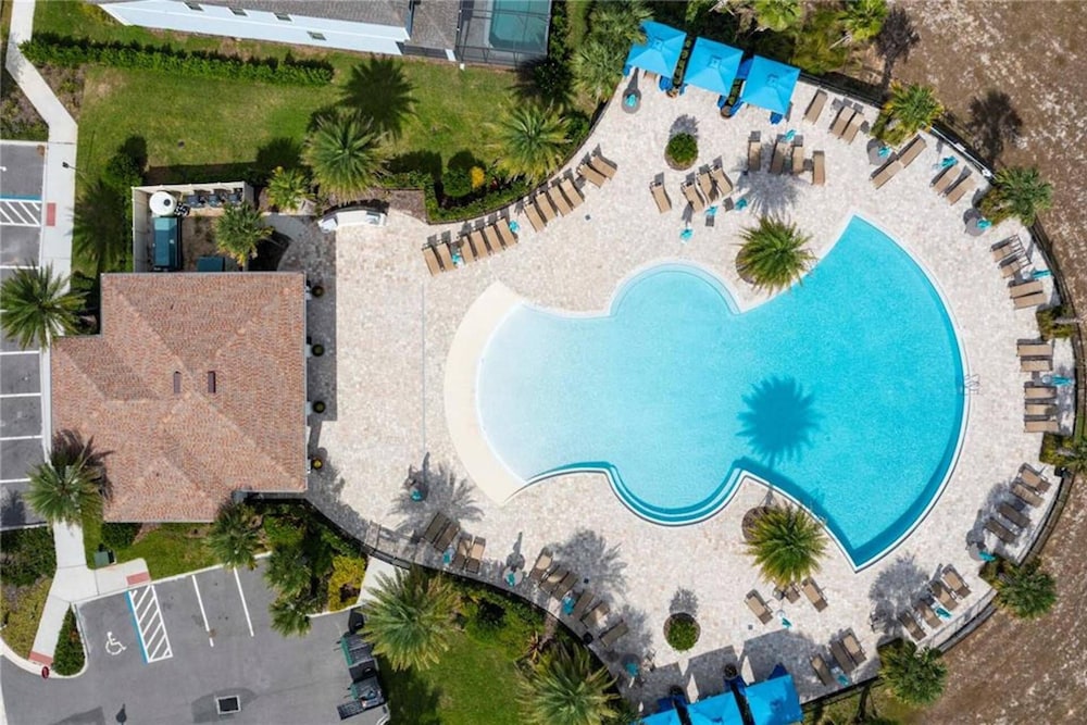 2409 Windsor at Westside - Image 3