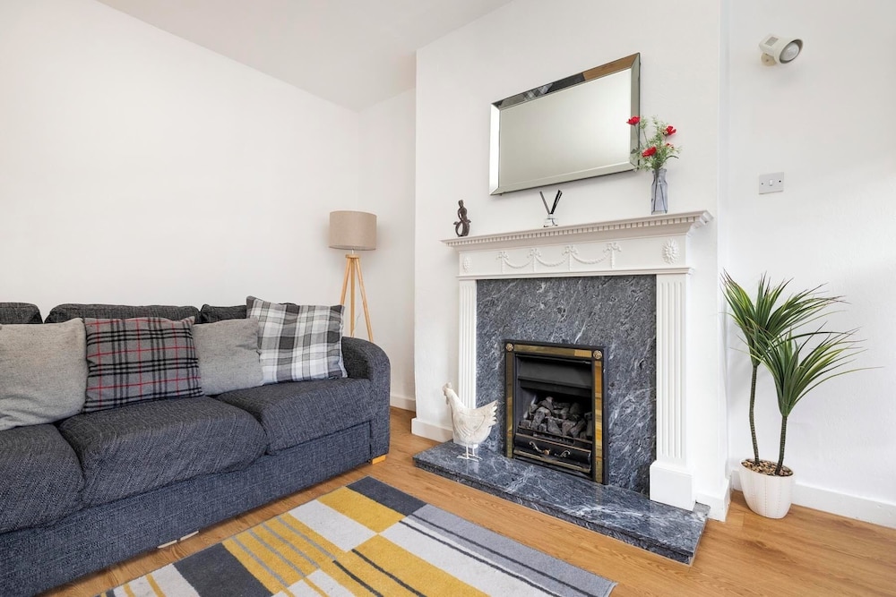 Charming City Apartment on Royal Mile