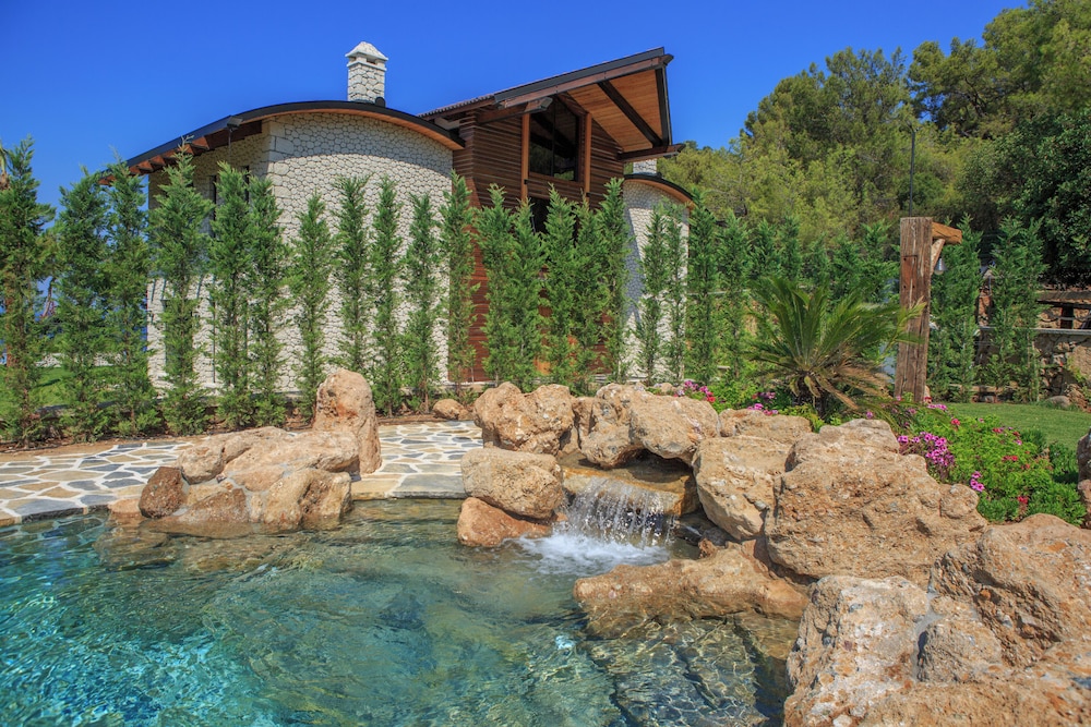 Private Island-Style Ultra Luxury Villa Estate