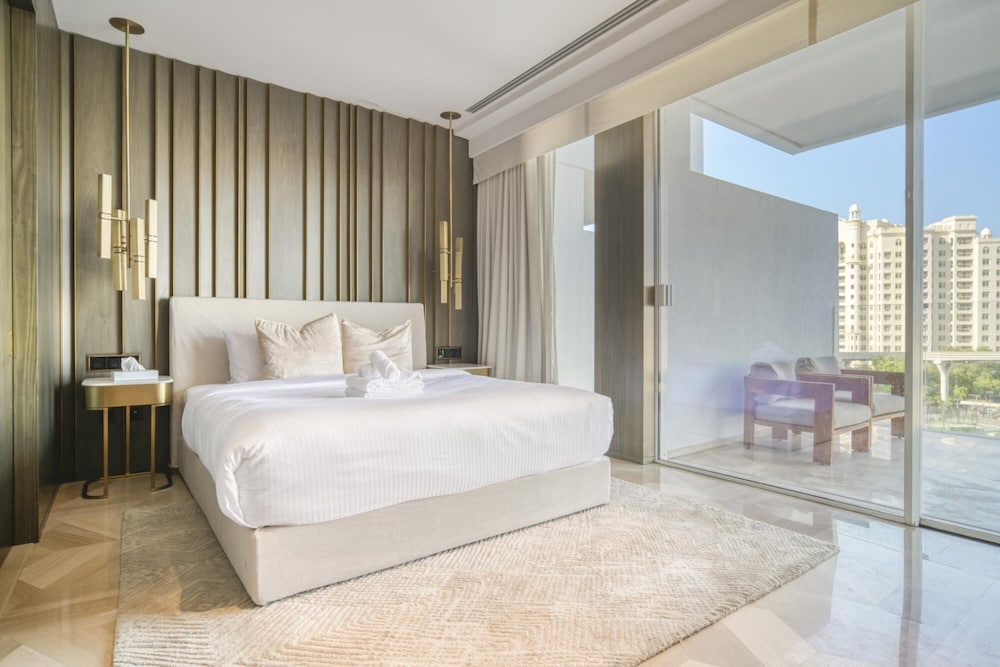 Modern Sea View Apt at the Five Palm Jumeirah