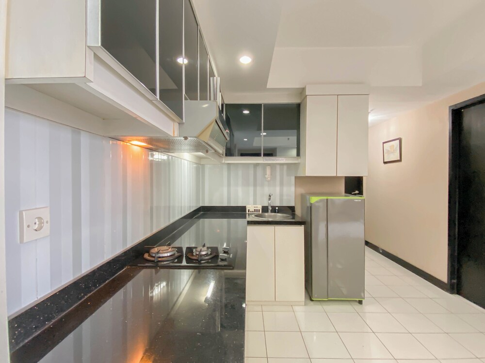 Best Location And Cozy 2Br At The Wave Kuningan Apartment