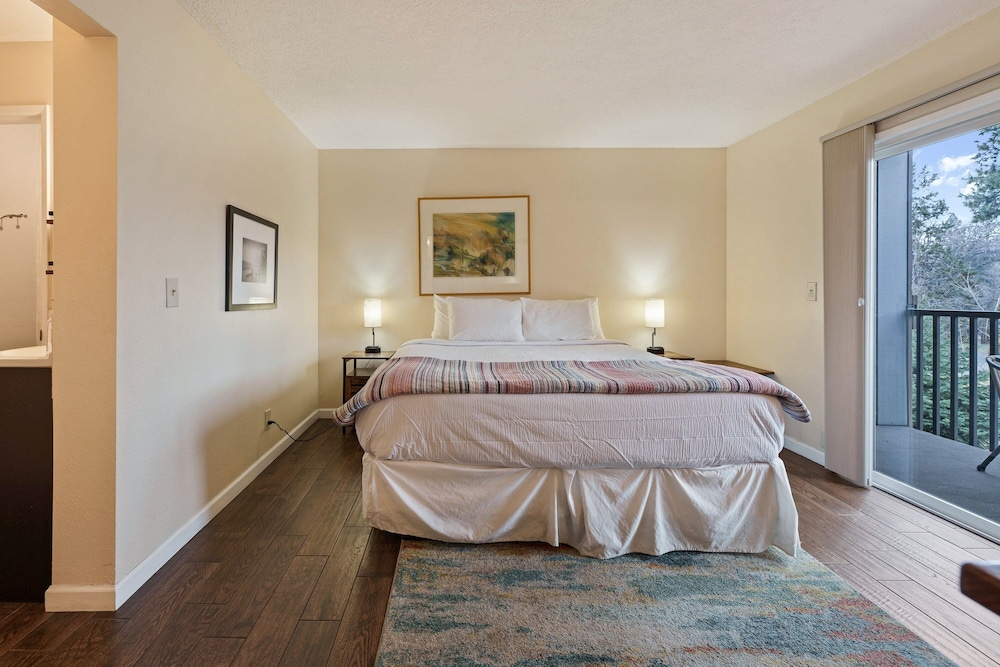 1565 Nw Wall St 144/145 1 Bedroom Condo