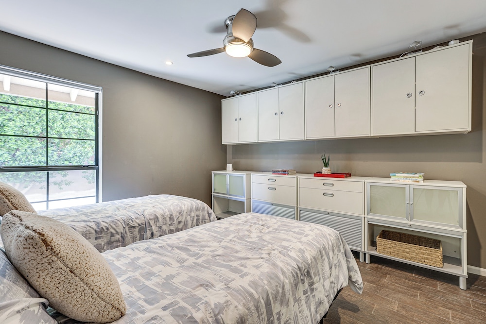 16 Mi to Dtwn: Phoenix Gem w/ Private Pool