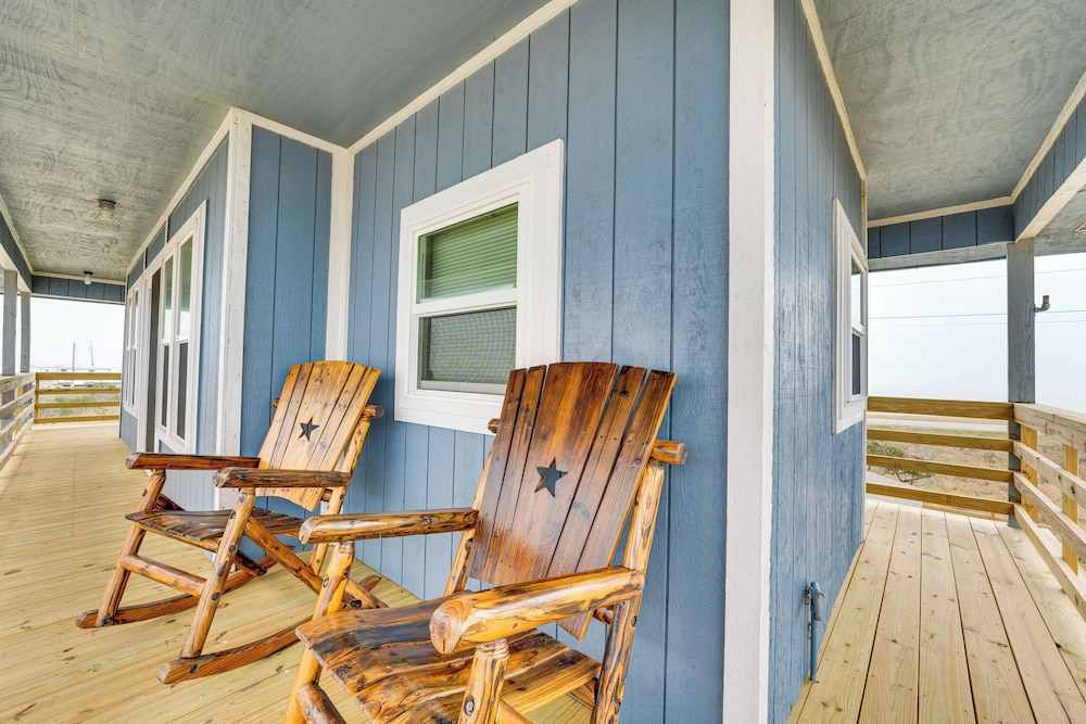 Gulf Coast Cottage w/ Beach Access: Fish & Paddle!