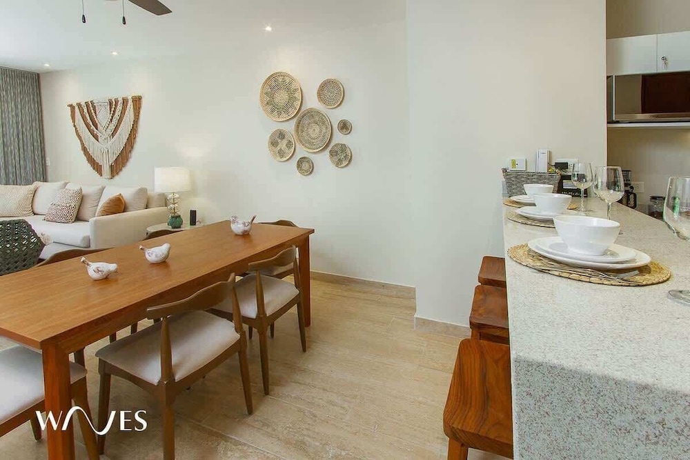 2 Br. Roof W/infinity Pool + Jacuzzi Spacious