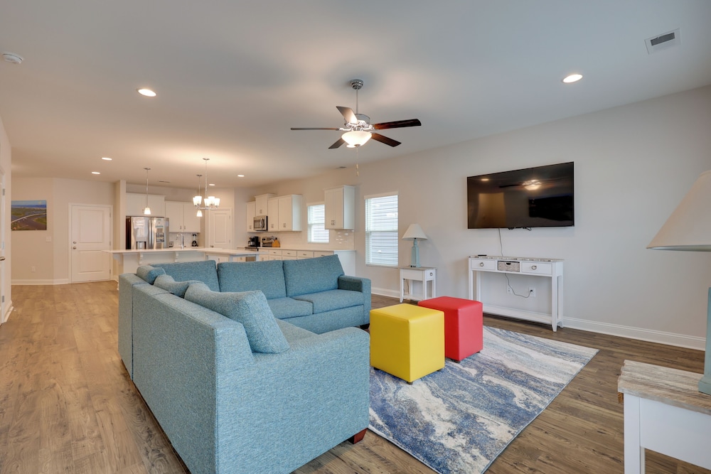 3 Mi to Golf & Waterway: Ocean Isle Beach Retreat!