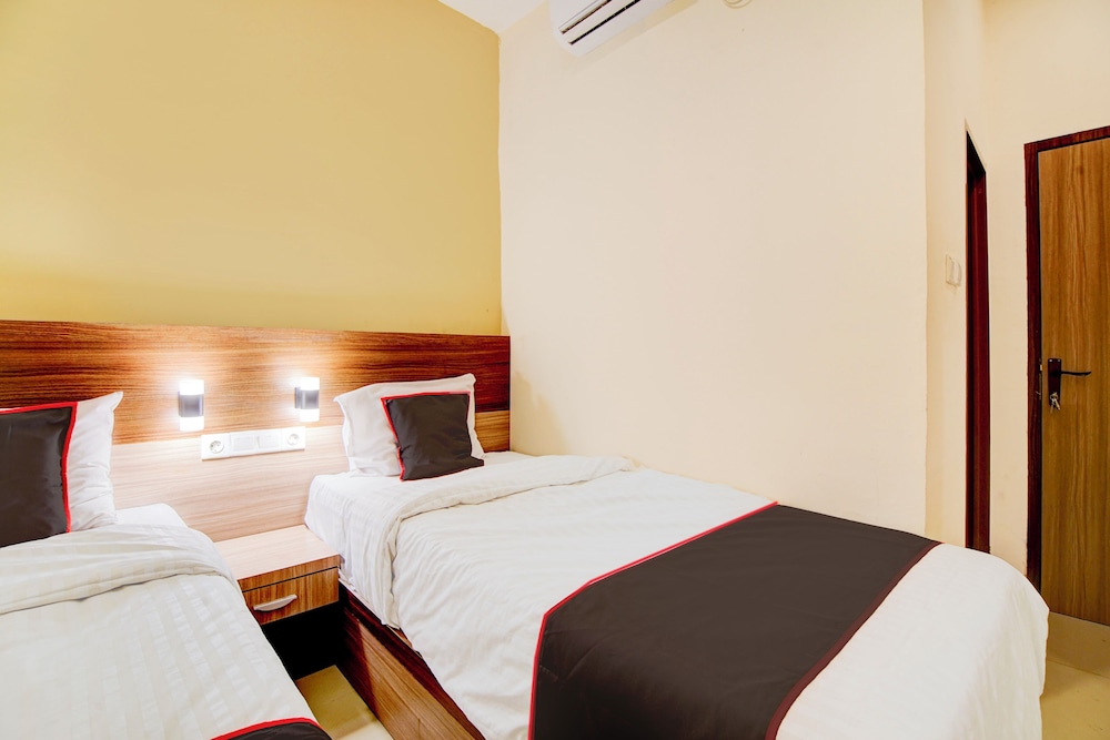 Capital O Pusat Kota Pekanbaru Near Mall Living World Formerly Radja Homestay