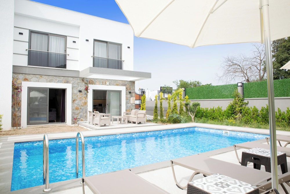 İmportantTravel BD4108 2Bedroomed Villa