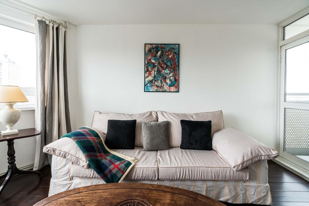 A Skyhigh Stay for 2 in Vauxhall London