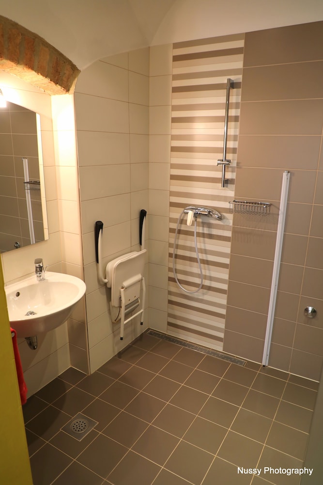 Photo 42