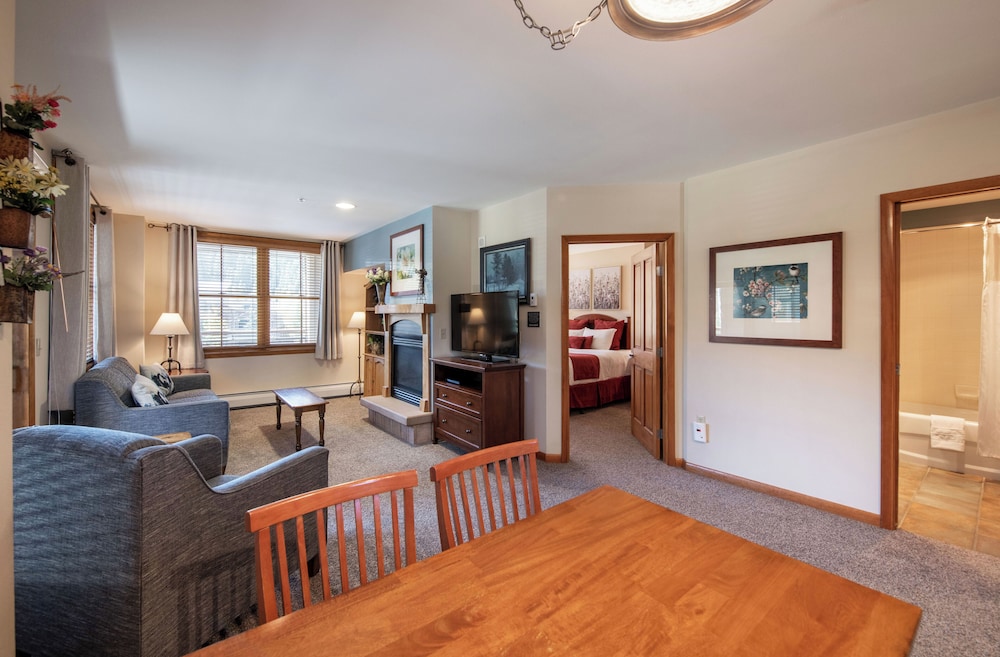 Zephyr Mountain Lodge Condos
