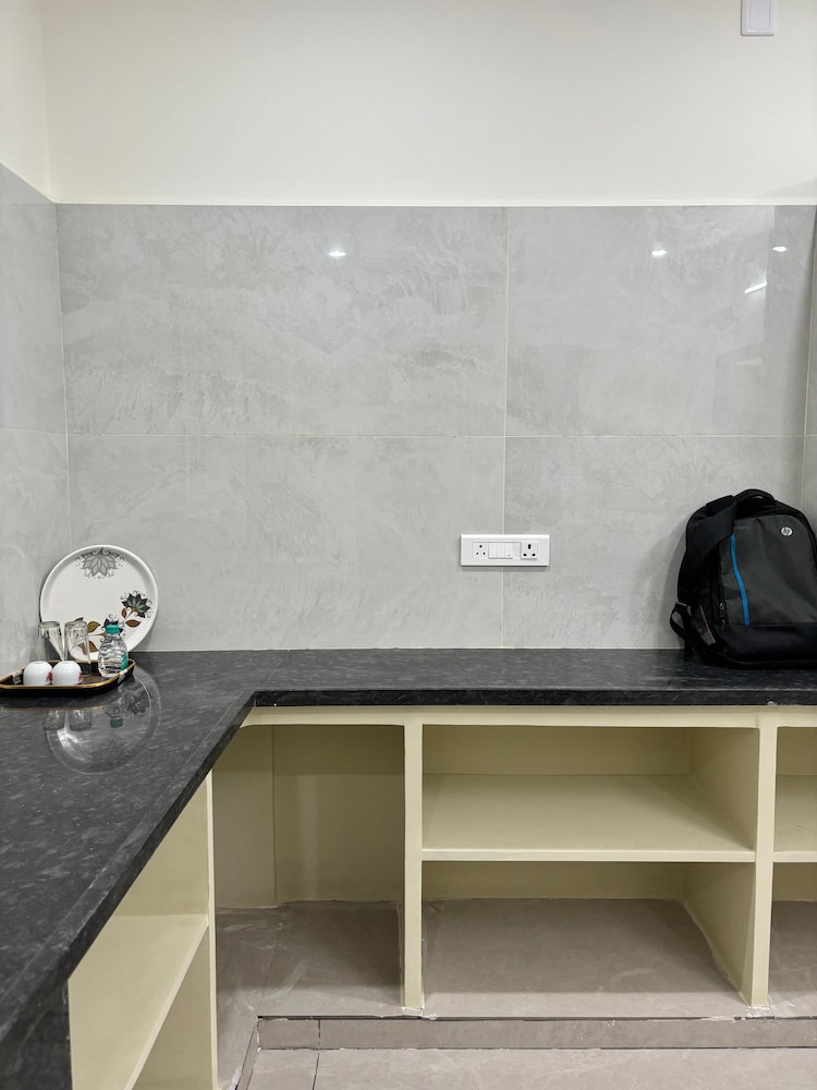 PS ELITE HOME STAY