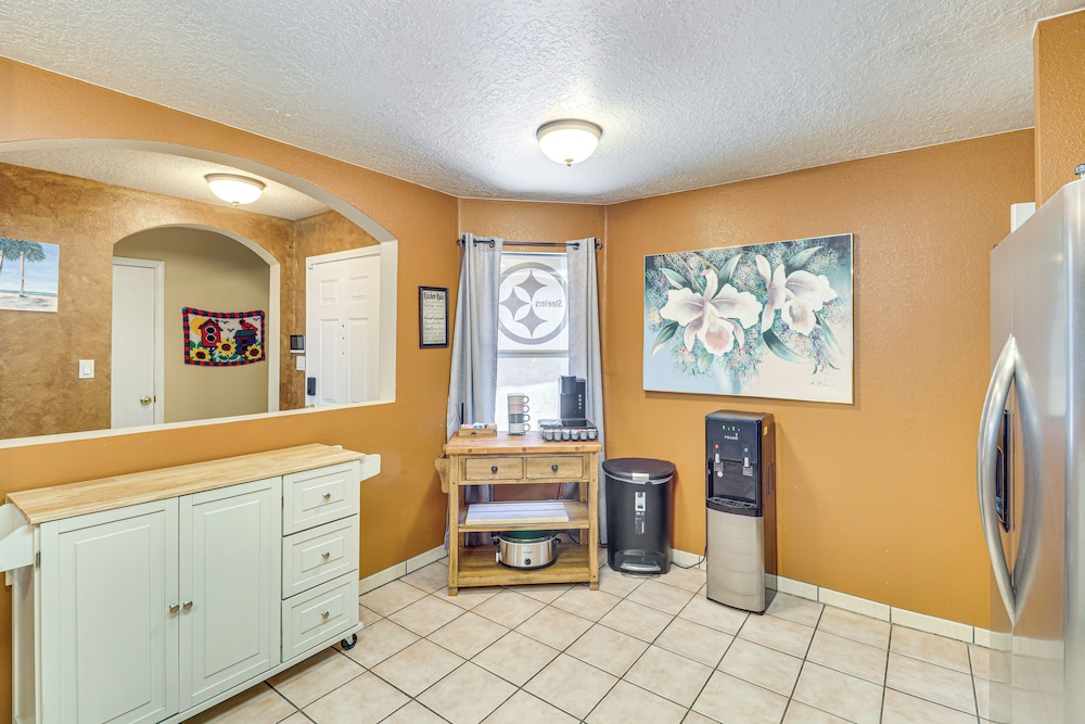4 Mi to Old Town: Pet-friendly Home w/ Fenced Yard