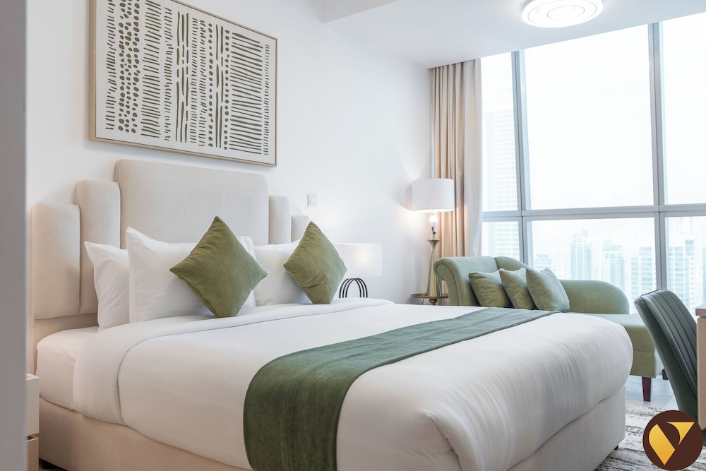 Luxury Stay in JLT Near Metro & JBR