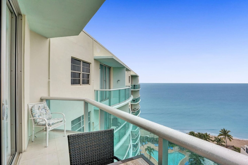 Beach Penthouse Ocean Paradise