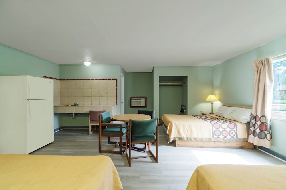Capital O Parker Motel Clute Jackson Tx 332