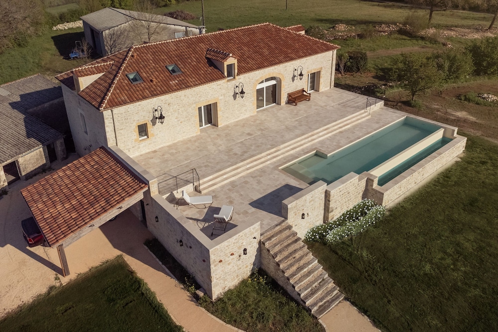 Photo 36