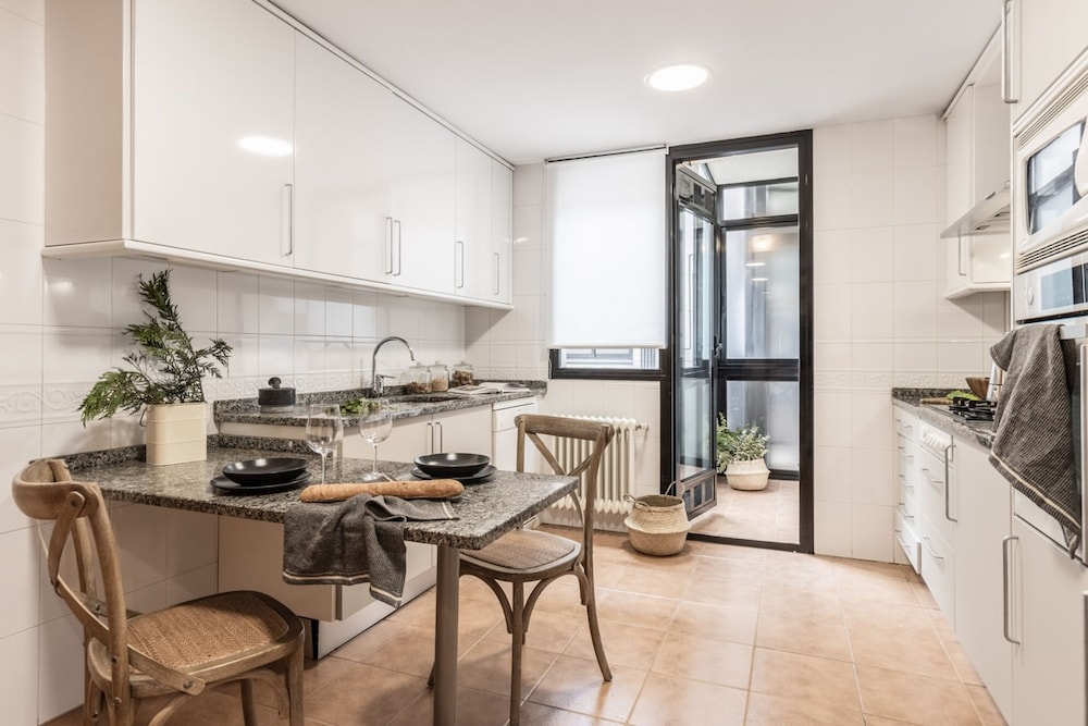 Llivia - 3 Bedrooms and Terrace in Almagro
