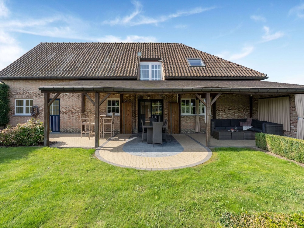 Alken Farm Stay With Terrace