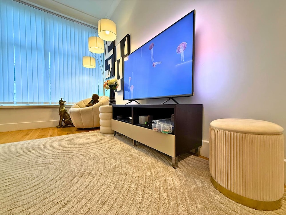 Cosy Mayfair Hideout on Prestigious Street