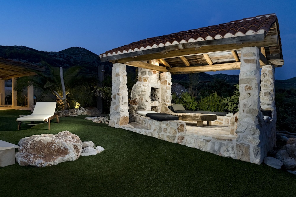 Luxury Villa Ocean Seeker with Pool view 3