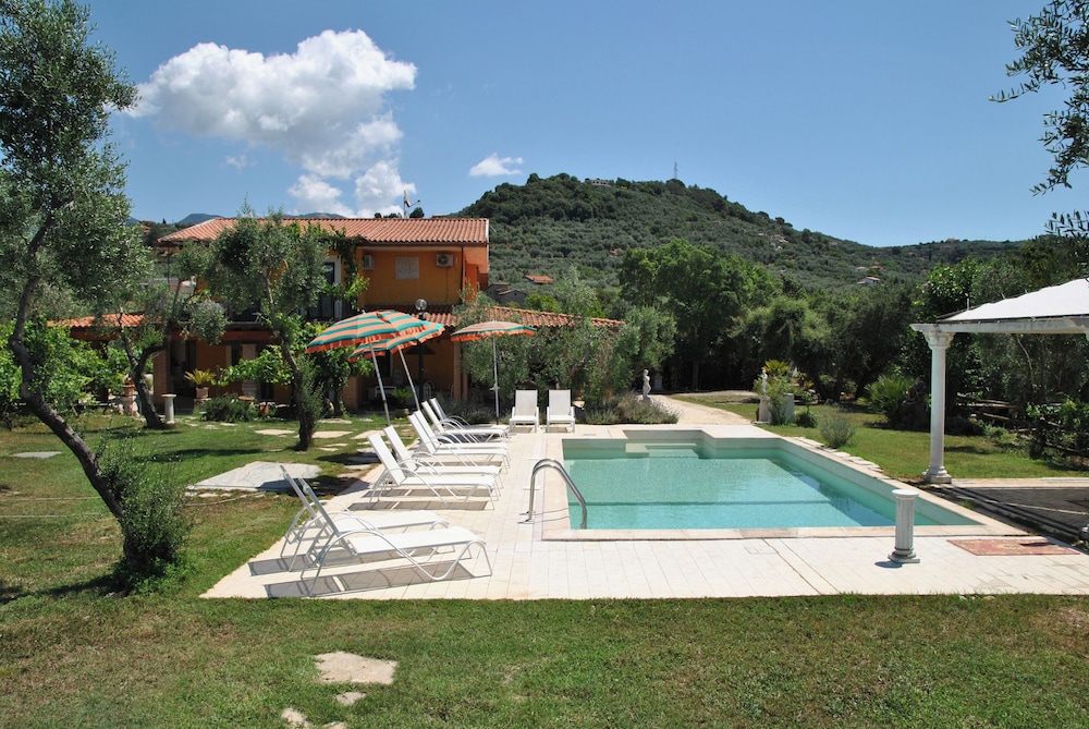 Holiday Home Chevalier With Terrace and Swimming Pool photo 2