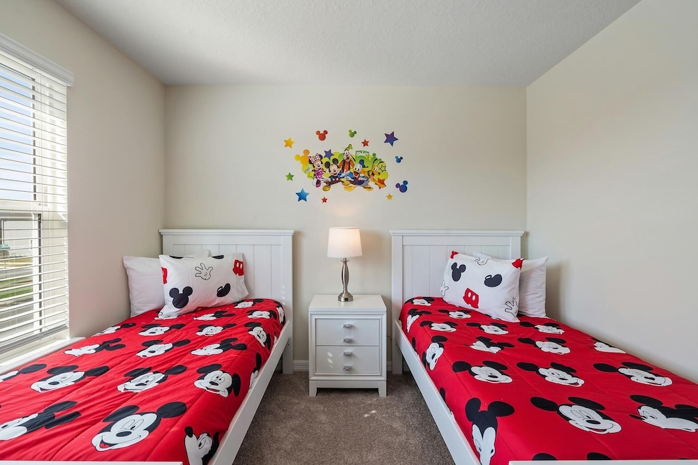 Windsor Cay Resort 5 Bedroom Townhome with Pool 5 Townhouse