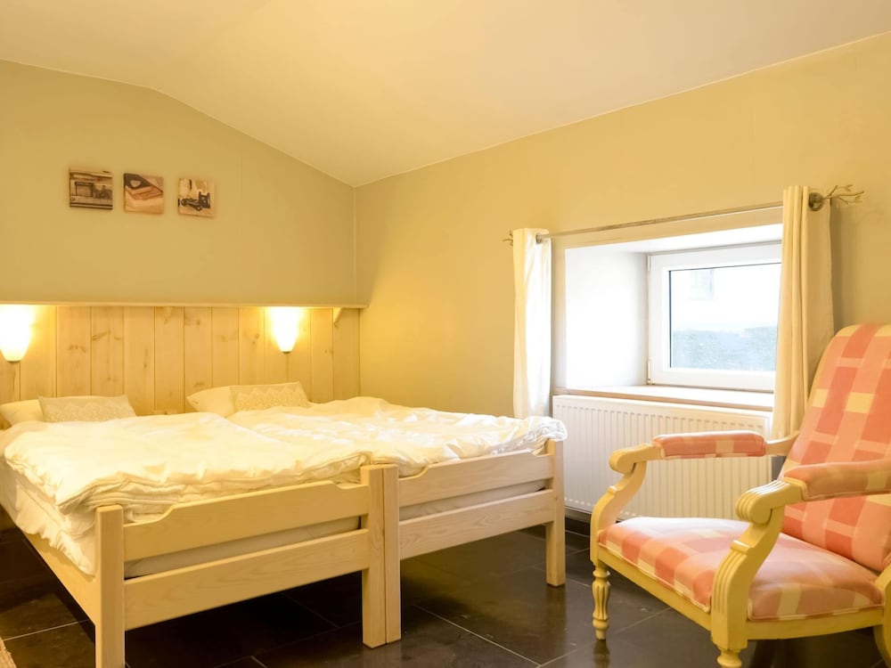 Magnificent Holiday Home in Manhay With Fenced Garden view 5