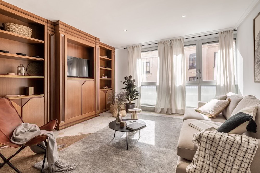 Cardet - 2 Bedrooms and Pool in Almagro