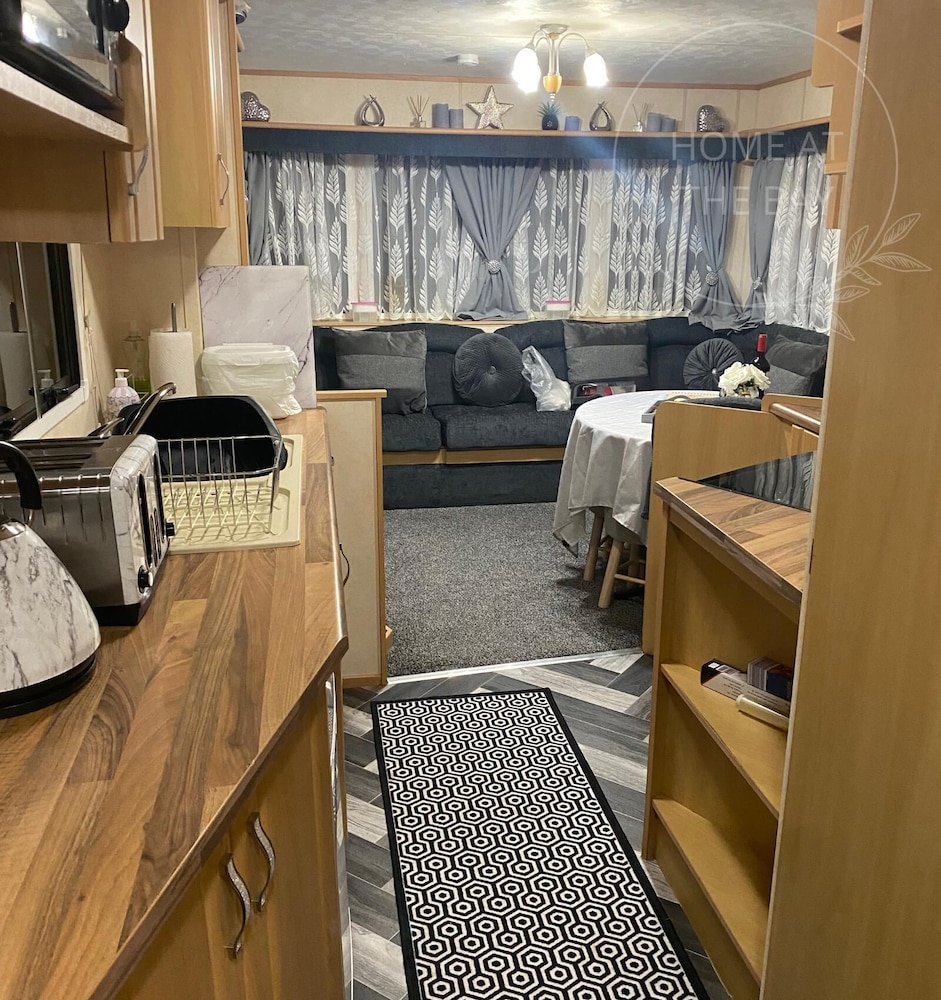 2 bed Caravan at Lyons Robinhood view 2
