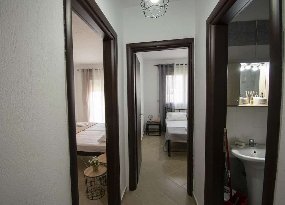 Violeta Apartment by Travel Pro Services view 3