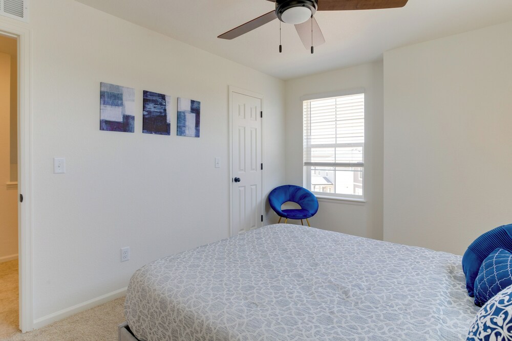 9 Mi to Airport: Pet-friendly Aurora Home w/ Deck